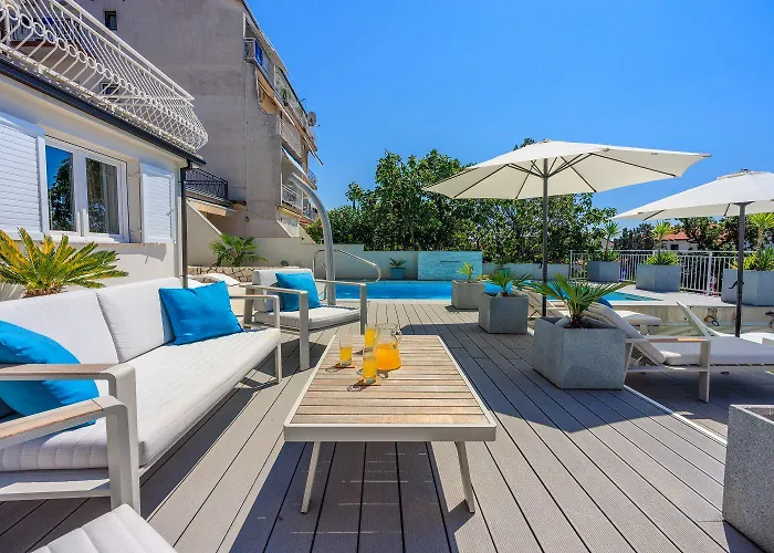 Atemberaubendes Nur 500 Meter Zum Sandstrand Mit Heimkino, Billard, Meerblick Apartman Crikvenica