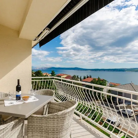 Atemberaubendes Nur 500 Meter Zum Sandstrand Mit Heimkino, Billard, Meerblick Appartement Crikvenica
