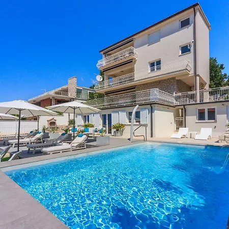Atemberaubendes Nur 500 Meter Zum Sandstrand Mit Heimkino, Billard, Meerblick Appartement
